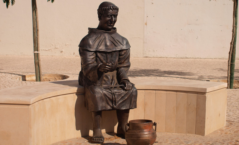 Estátua do Frade da Sopa da Pedroa