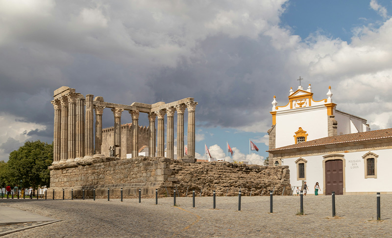 Évora