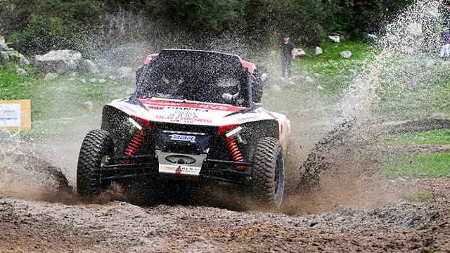 Alexandre Pinto e Bernardo Oliveira conquistaram mais uma etapa na categoria Challanger no bp Ultimate Rally-Raid Portugal